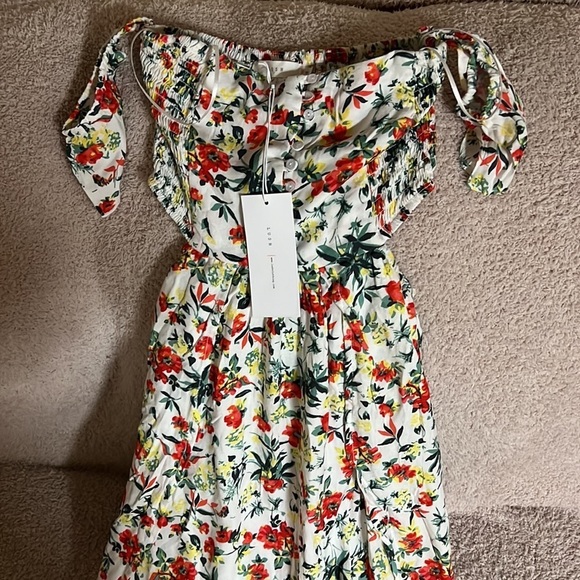 Nwt lulus floral dress - Picture 4 of 7